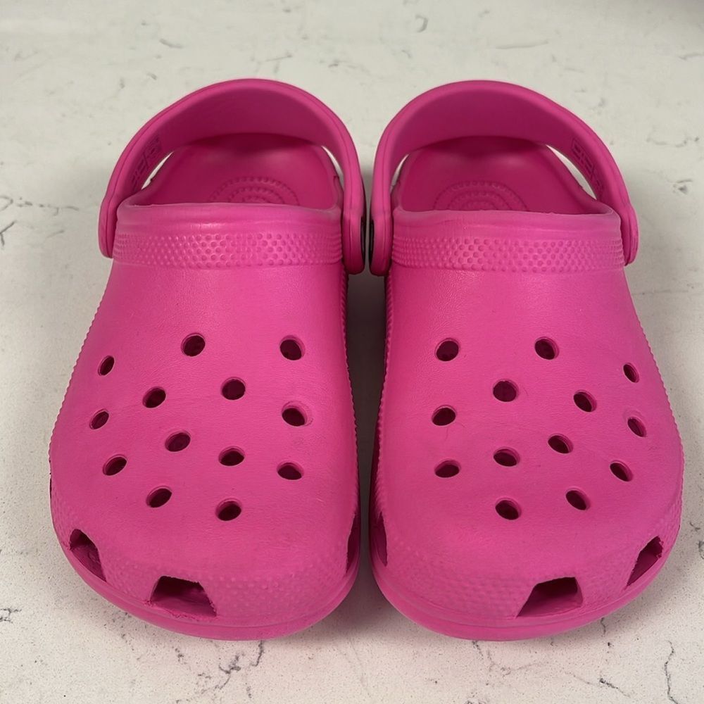Crocs Classic Clog Size Junior 4 Pink , Barbie Pink, Bubble Gum Pink - Picture 3 of 16